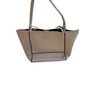 Boikler New York White Pebbled Leather Tote Bag With Inner Pockets & Snap Closur
